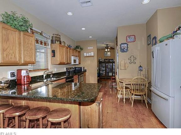 2nd image of 1007 Congress Ave
