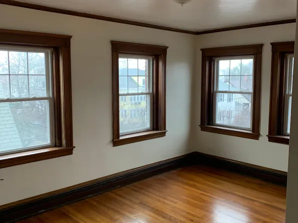 224 Lafayette St #9, Salem, MA 01970