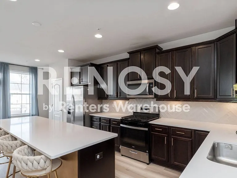 1041 Flester Ln — Photo 26