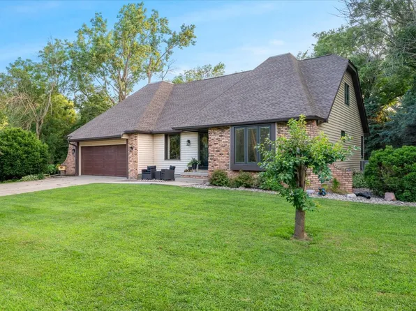 56742 230th St, Glenwood, IA 51534