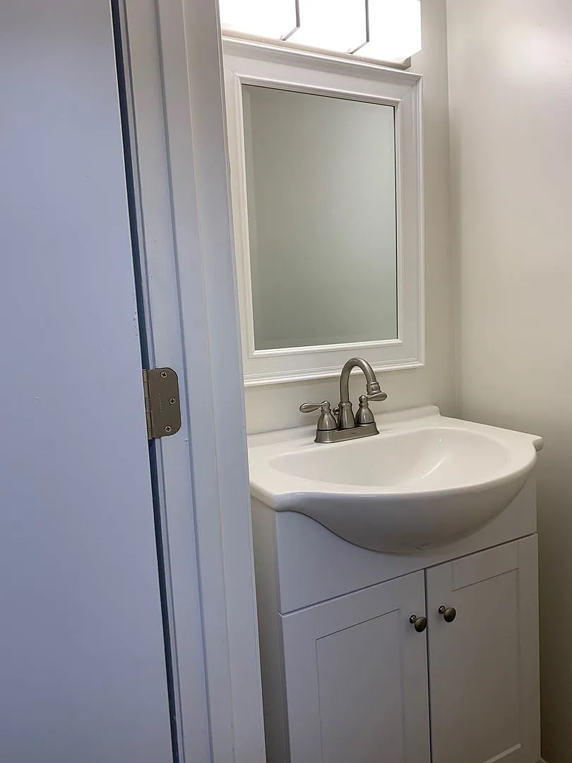 2 Bedroom 1.5 Bath Townhouse — Photo 2