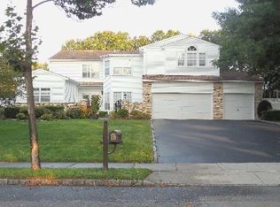 2 Arbor Field Way, Lake Grove, NY 11755