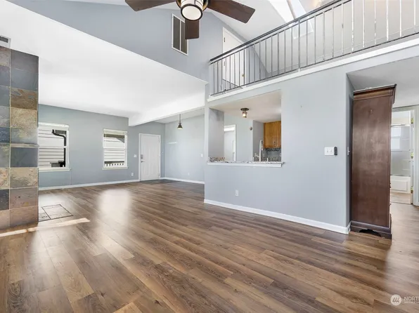 307 E Division Street #E, Mount Vernon, WA 98274