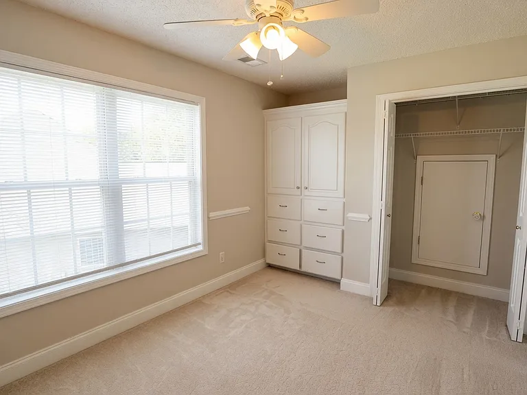 35 Belmont Dr — Photo 15