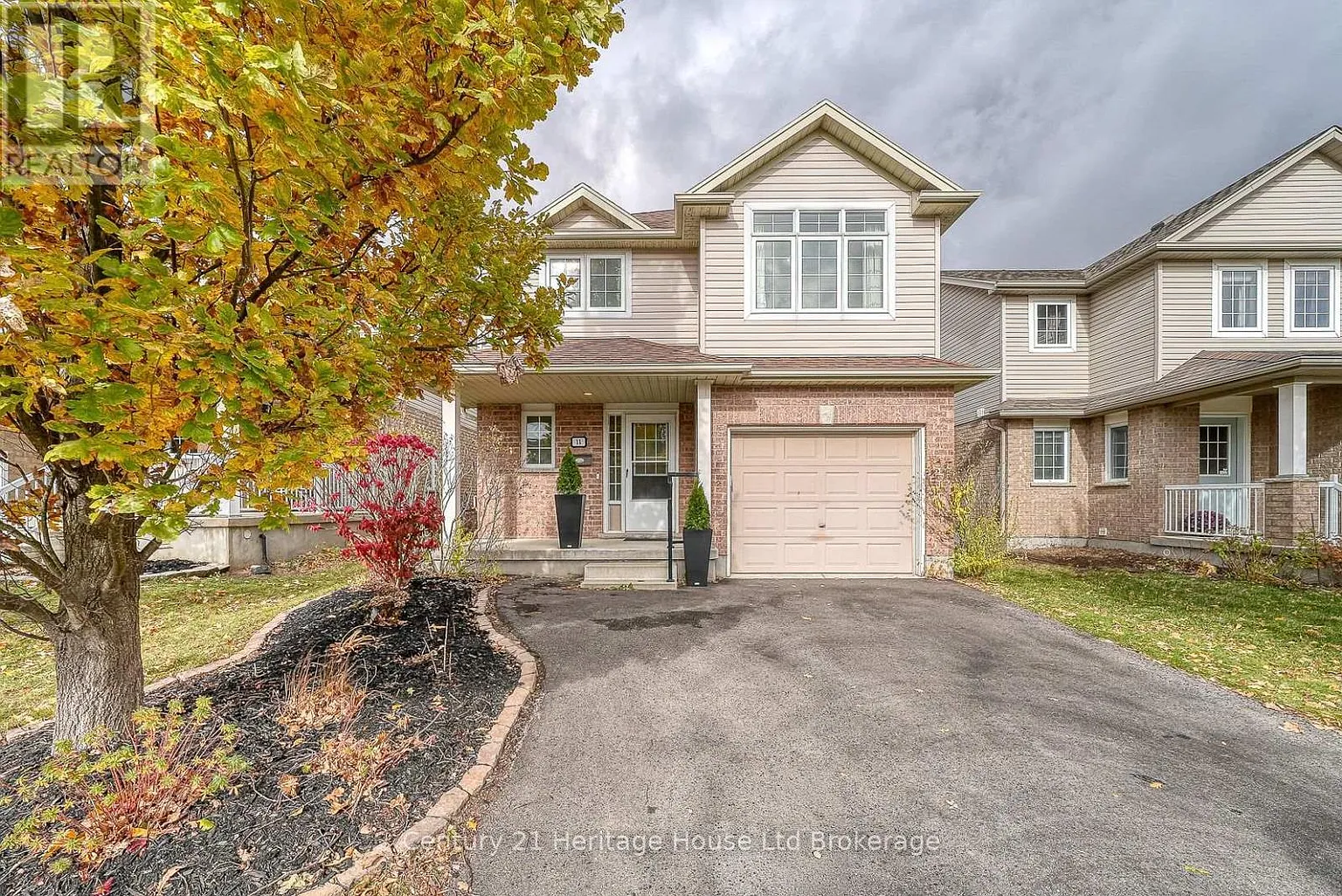 11 Talon Dr photo 1