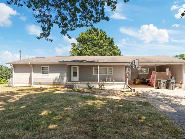 17 Collins Ln, Hartselle, AL 35640