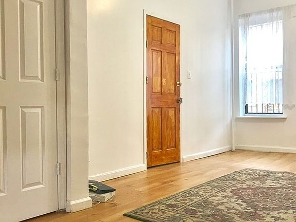 4th image of 576A Morgan Ave APT 1