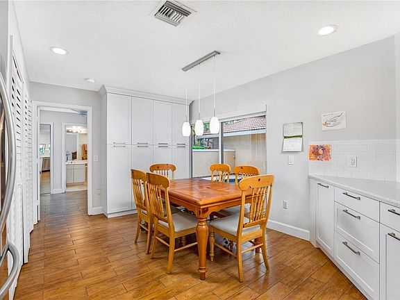 2nd image of 4106 Carriage Dr APT C2