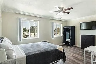 10424 S Broadway #4