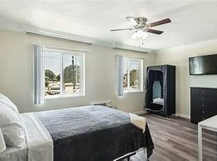10424 S Broadway #4, Los Angeles, CA 90003