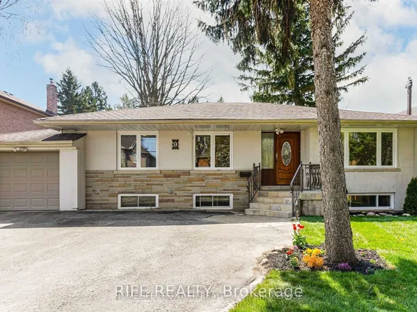 9 Northwood Dr, Toronto, ON M2M 2J7