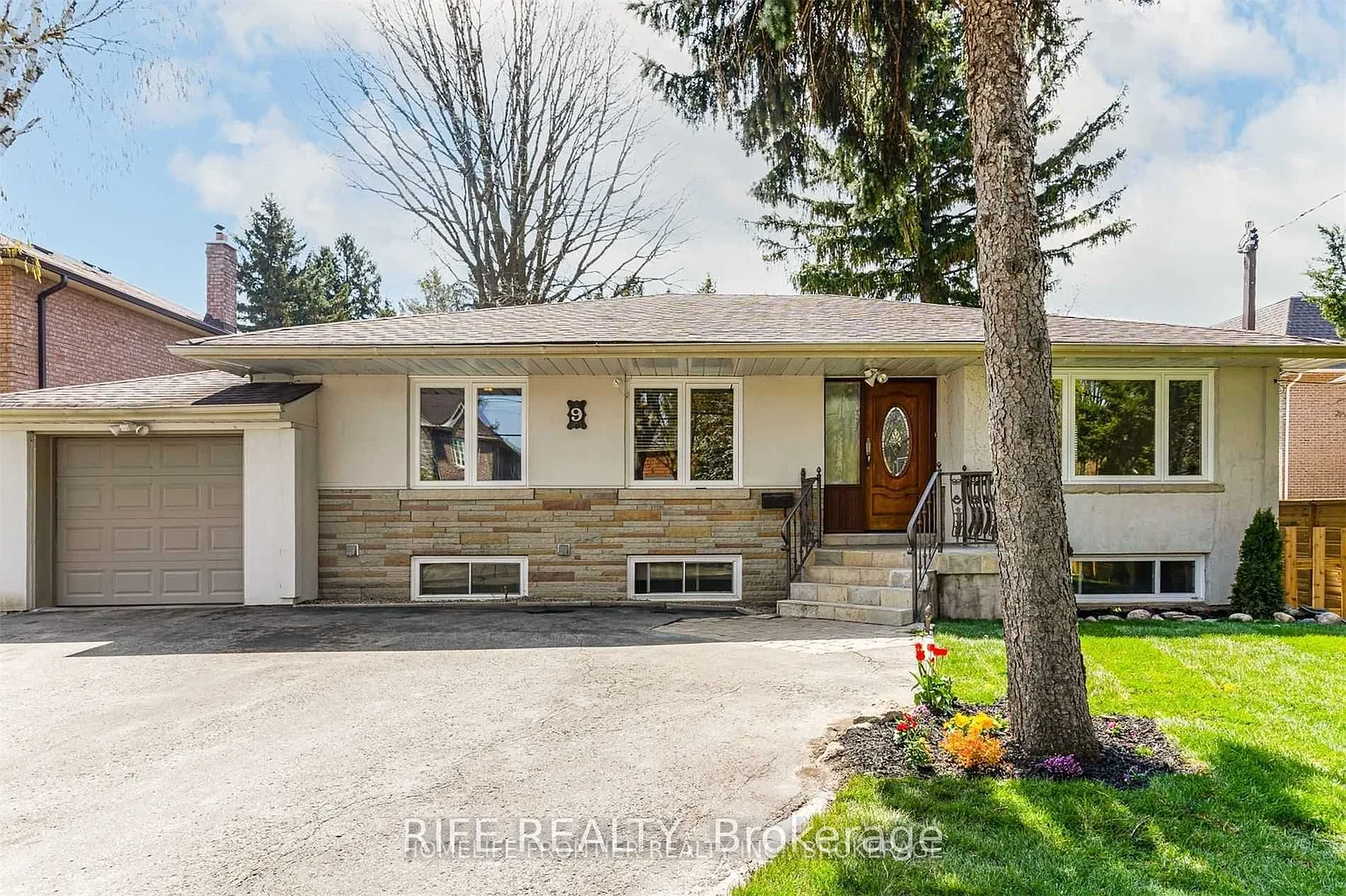 9 Northwood Dr photo 1
