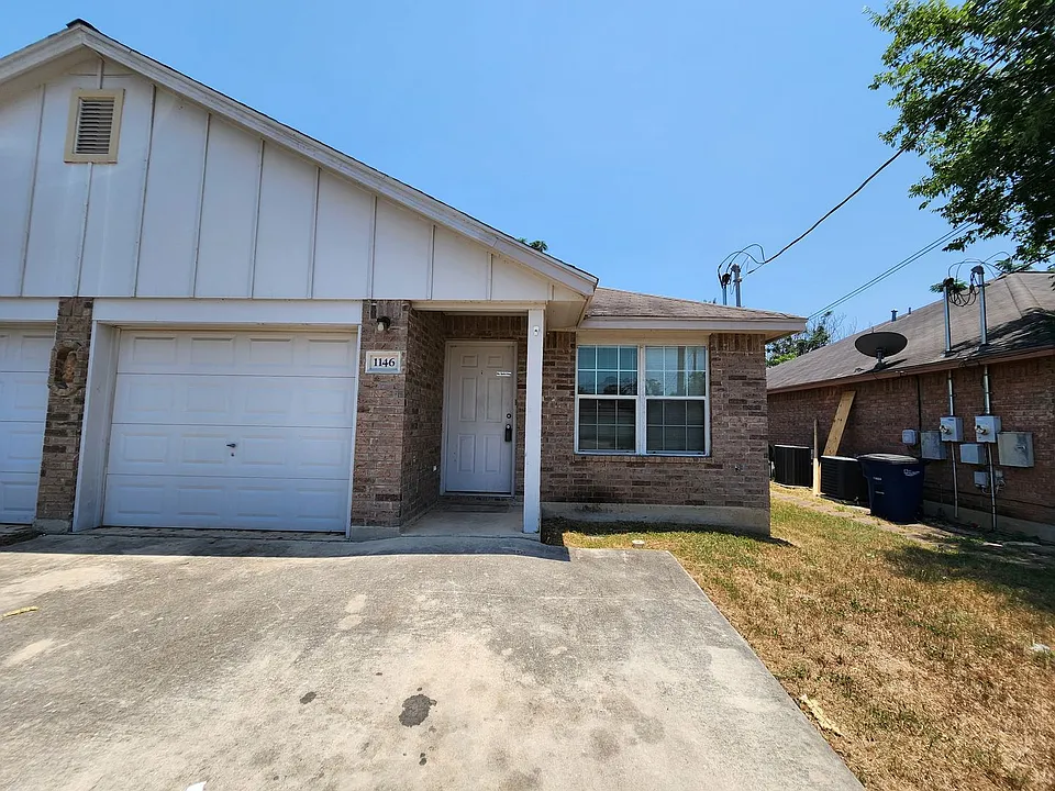1146 Misty Acres Dr