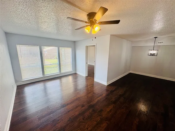 5600 Boca Raton Blvd APT 155, Fort Worth, TX 76112