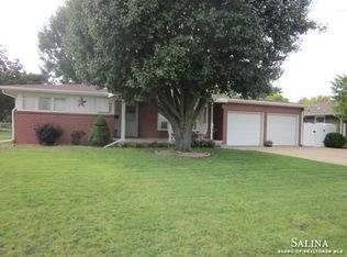 2040 Simmons St, Salina, KS 67401