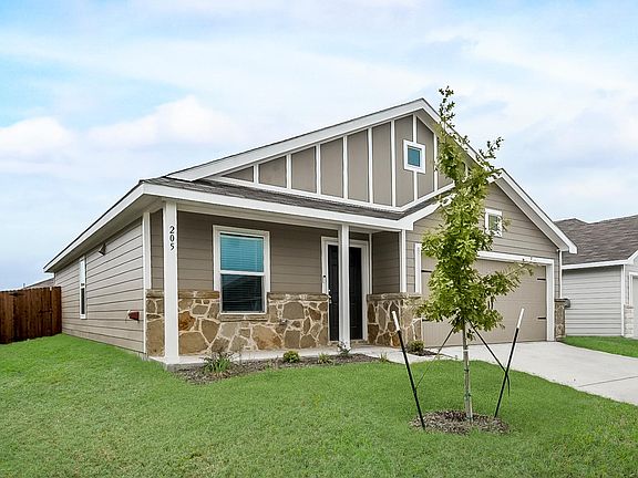 2nd image of 205 Jasmine Dr