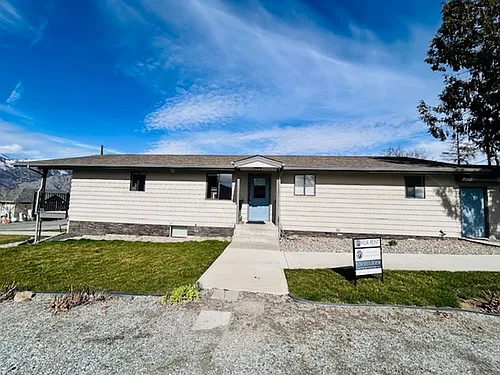 250 South Harris -3 Units Photo 1
