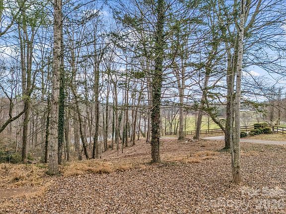 3rd image of 660 & 9999 Glenn Bridge Rd