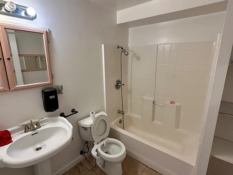 23 Maywood Ave — Photo 8
