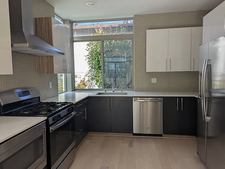 6313B 42nd Ave SW #B — Photo 6