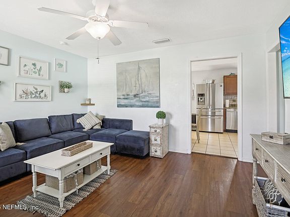 2nd image of 35 SANDRA Drive