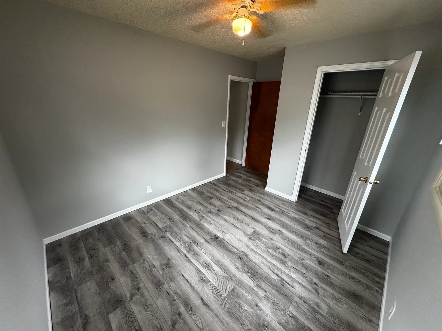 3 bed, 900 sqft, $1,050 — Photo 4
