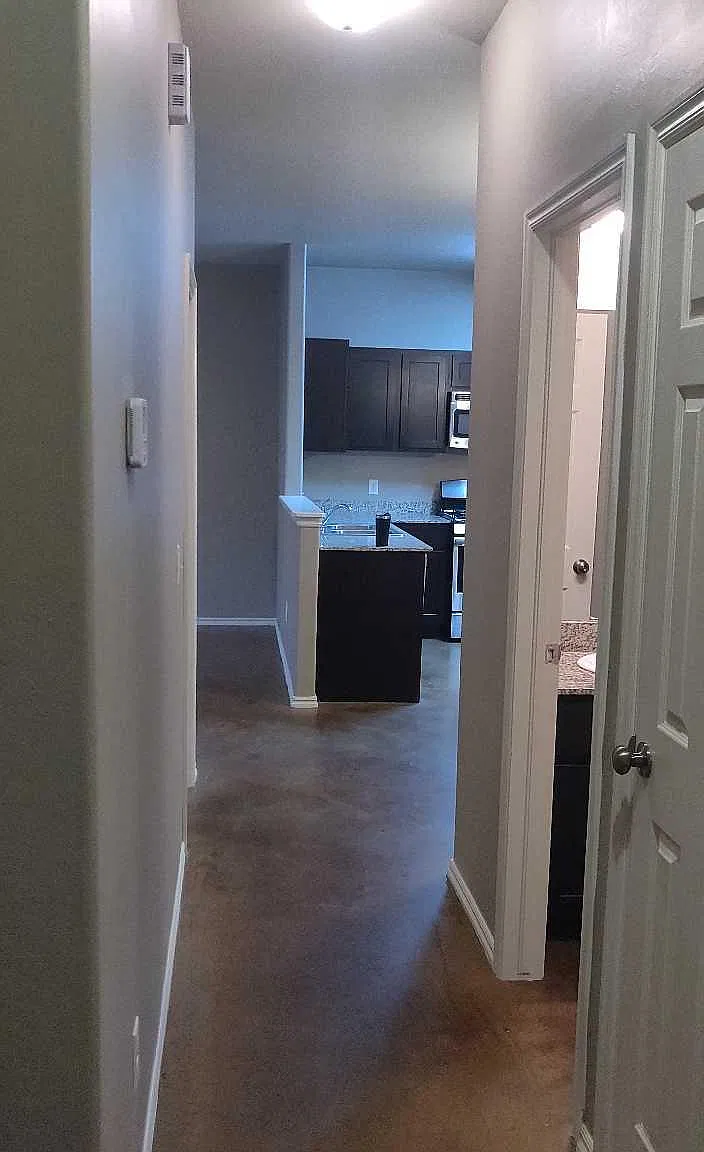 3 bed, 1250 sqft, $1,490 — Photo 2