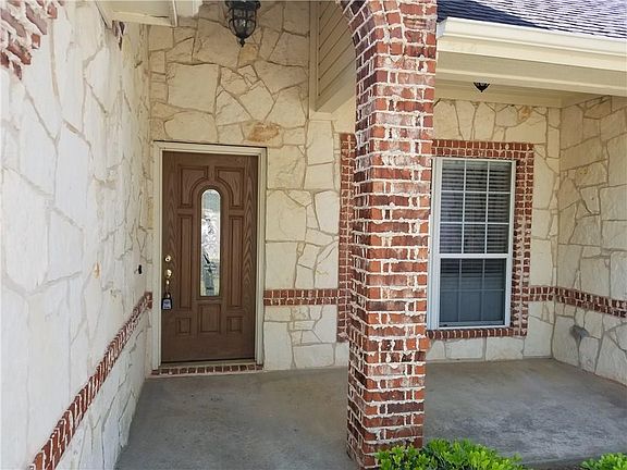 4th image of 412 E North Creek Dr