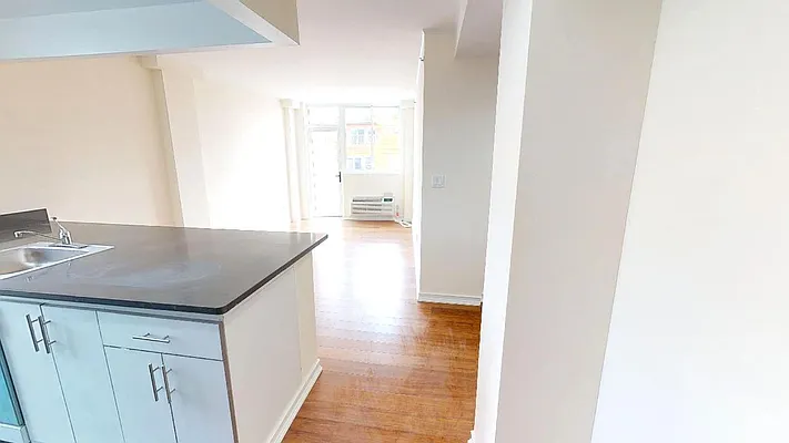 Rented by Metro Garden Realty NYC | media 14