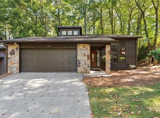 130 Lakeview Rdg W, Roswell, GA 30076