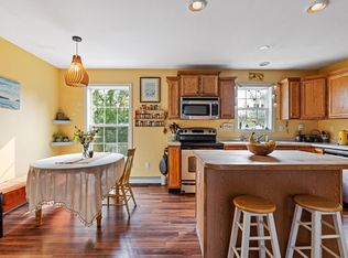 8 Nevelson St, Rockland, ME 04841