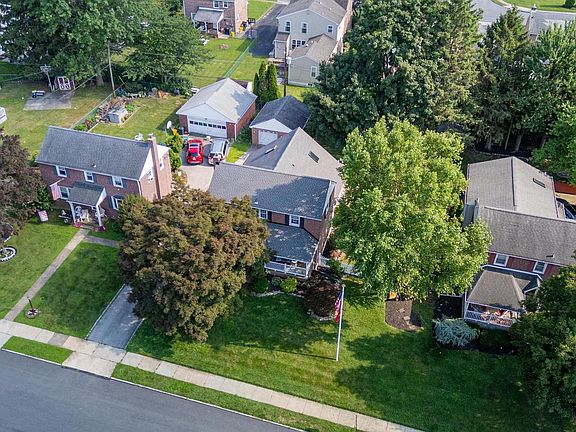 4th image of 540 Hawarden Rd