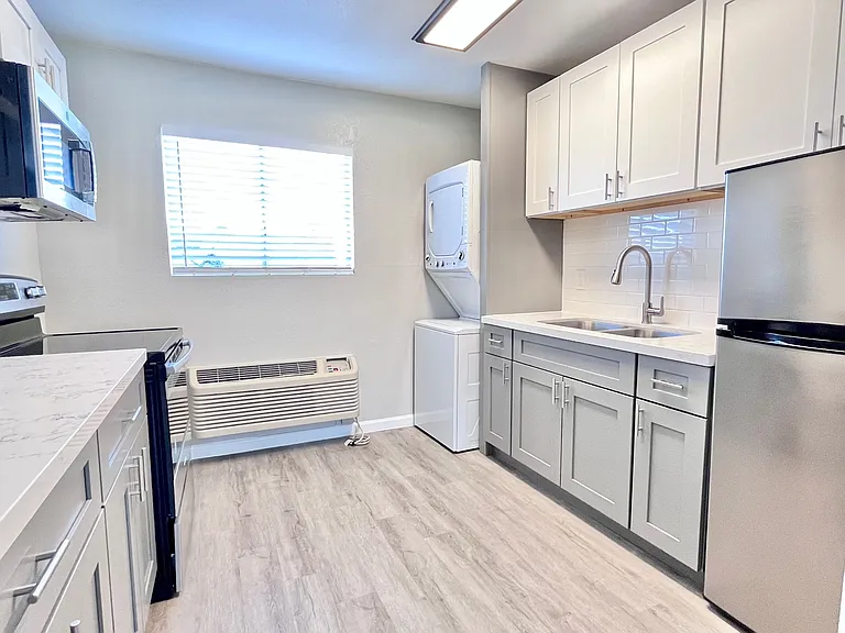 Mojave Apartments — Photo 9