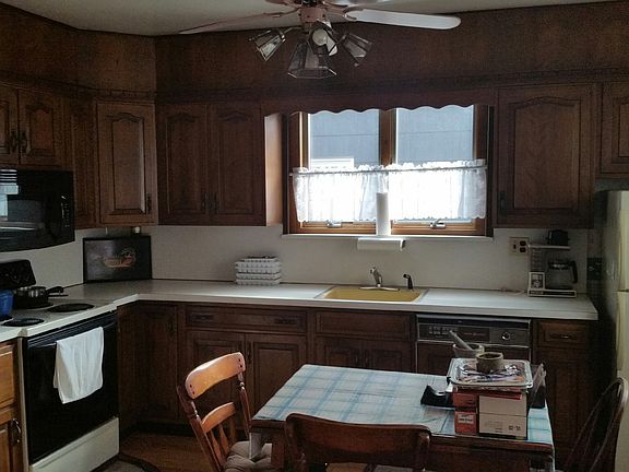 3rd image of 39 Cypress Ave
