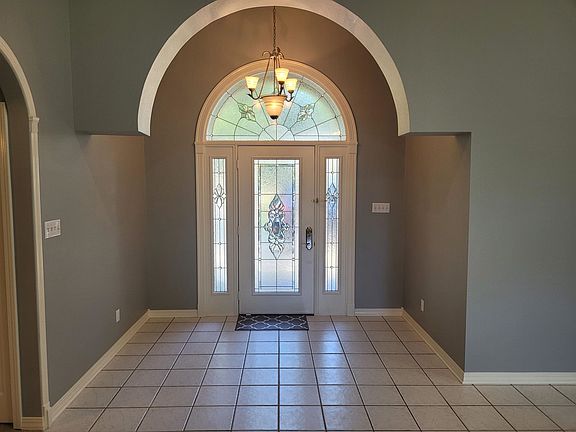 3rd image of 1804 W Lake Dr