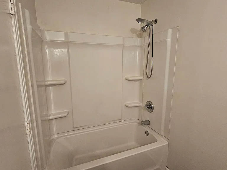 610 Commerce St #19 — Photo 10