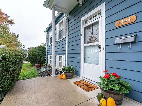 4th image of 1294 Bexley Ave