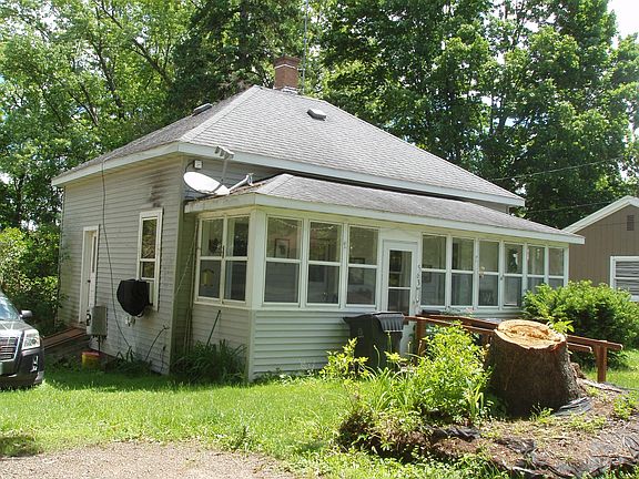 3rd image of 563 3rd Ave S