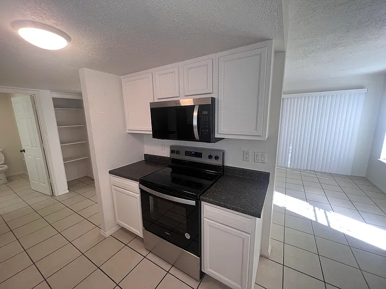 1005 Dickerson Dr SE #A — Photo 10
