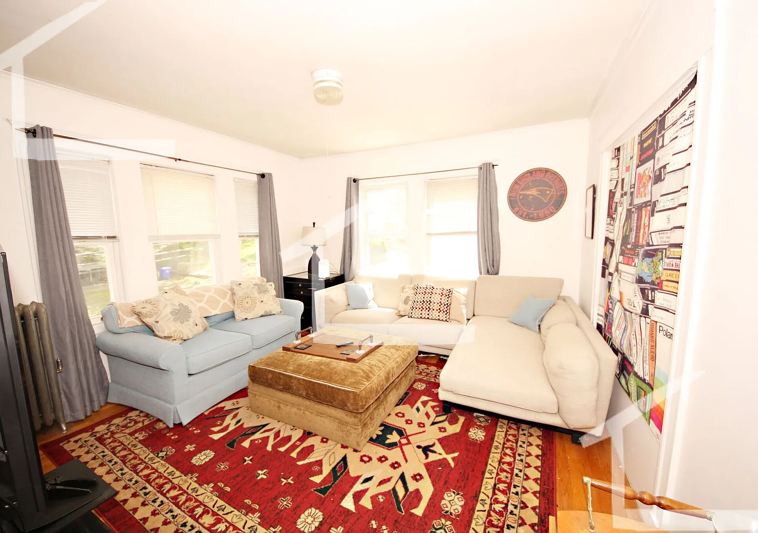 Spcaious 3 Bed Right In The Heart of Oak Square! — Photo 1