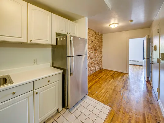 Rented by MNS | media 8