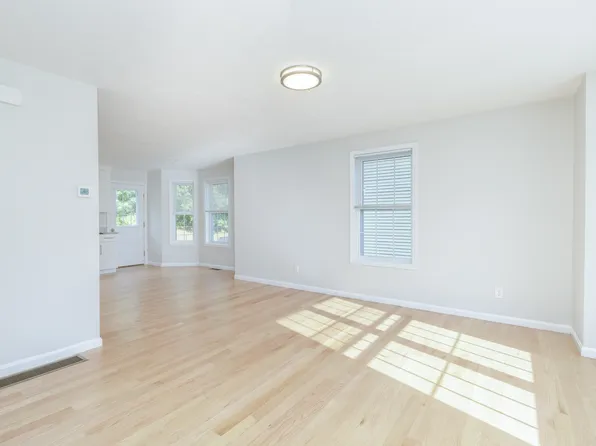 59 Pumpkin Cir, Tyngsboro, MA