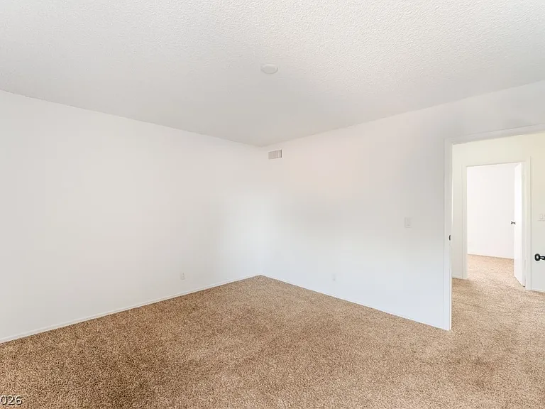 1406 N Jones Blvd — Photo 17