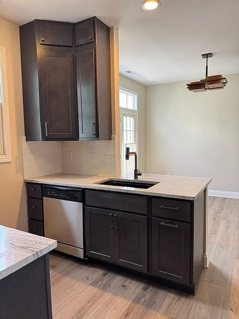 2 bed, 2.5 bath, 1296 sqft, $2,000 — Photo 4