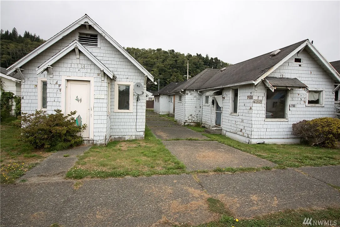 2907 Sumner Ave photo 1