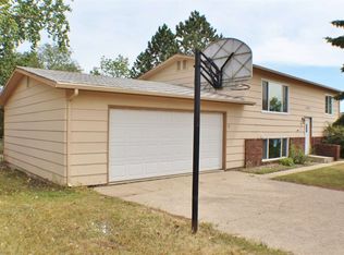 309 1st Ave SE, Surrey, ND 58785