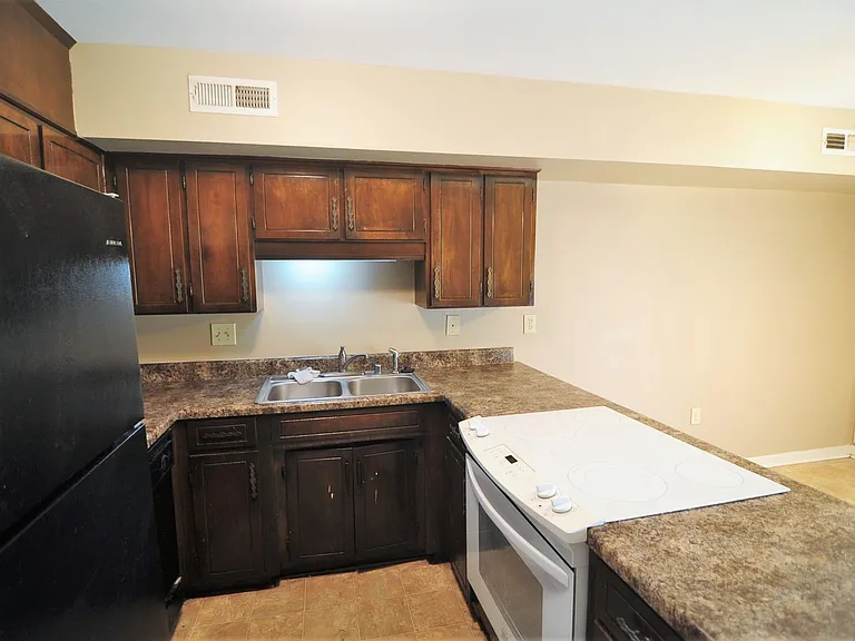 9016 Mahogany Row SE — Photo 6