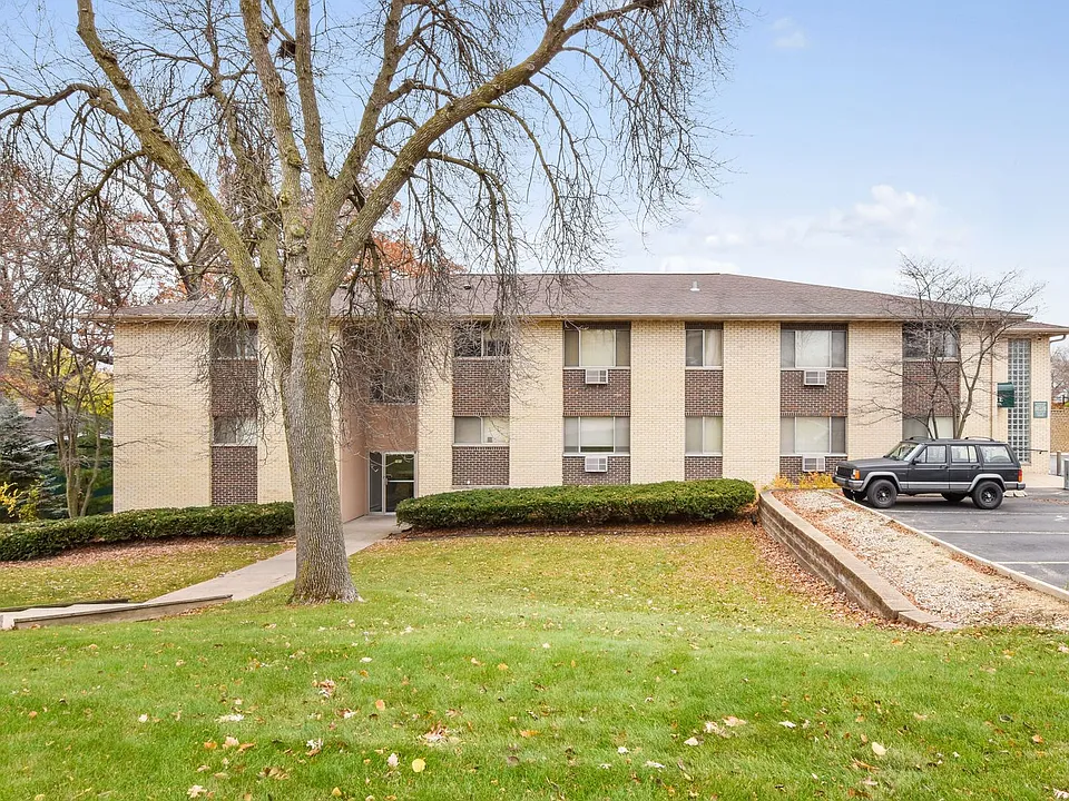Executive East Apartments