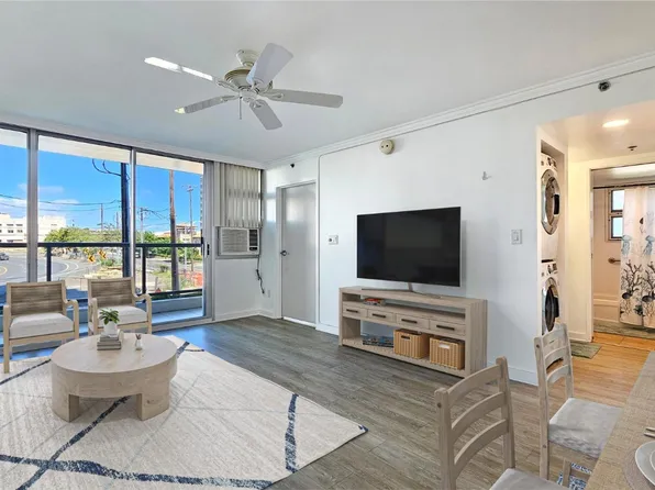 215 N King St APT 210, Honolulu, HI 96817