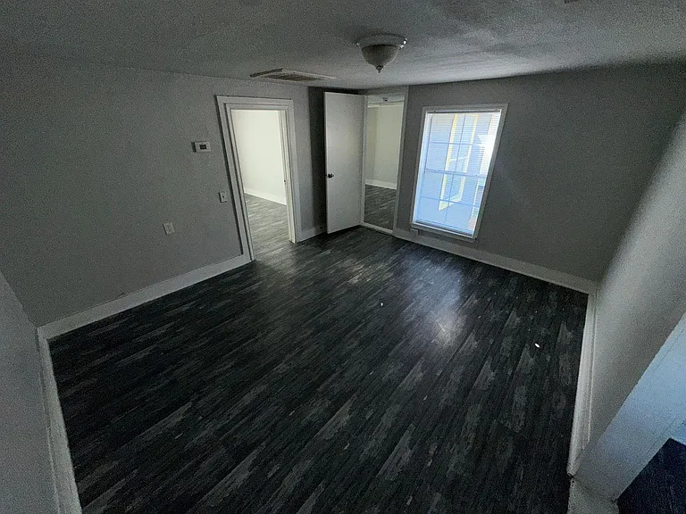 412 N 8th St #1 — Photo 8